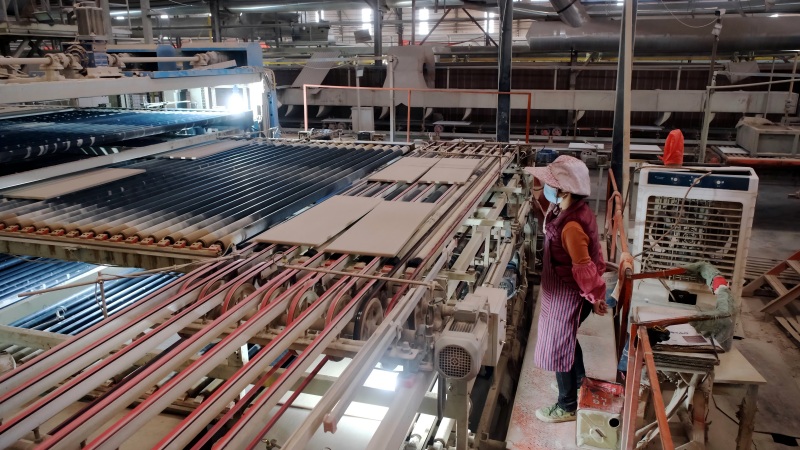 Kepiye ngontrol kualitas jubin porselin ruangan? Ngumumake proses kontrol kontrol kualitas saka keramik Beata