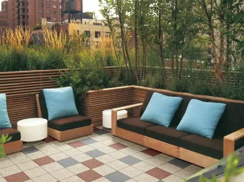 Ngluwihi Lumahing: Apa Pancen Nggawe Tile Patio?