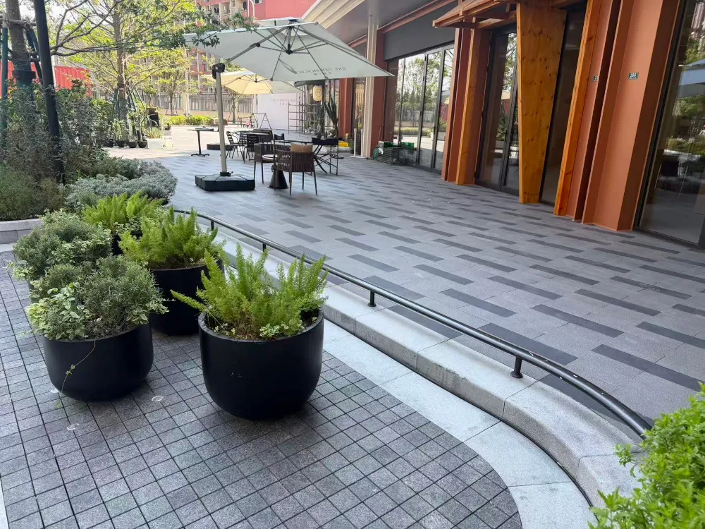 Kapabilitas Apa sing Dibutuhake Pemasok Genteng kanggo Proyek Paving Lanskap Gedhe?